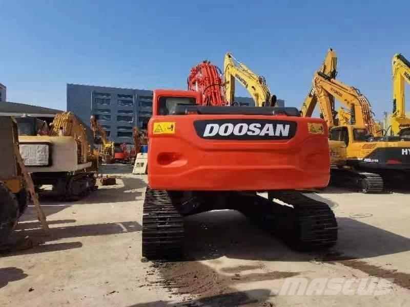 Doosan DX 225 Kāpurķēžu ekskavatori