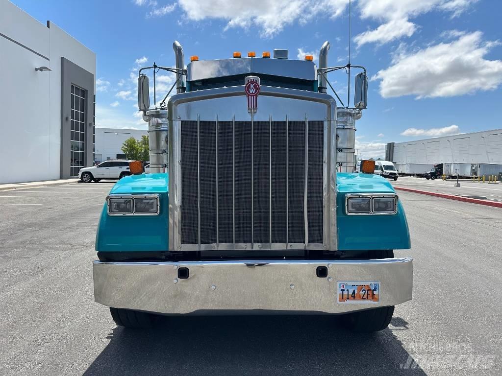 Kenworth W 900 Vilcēji