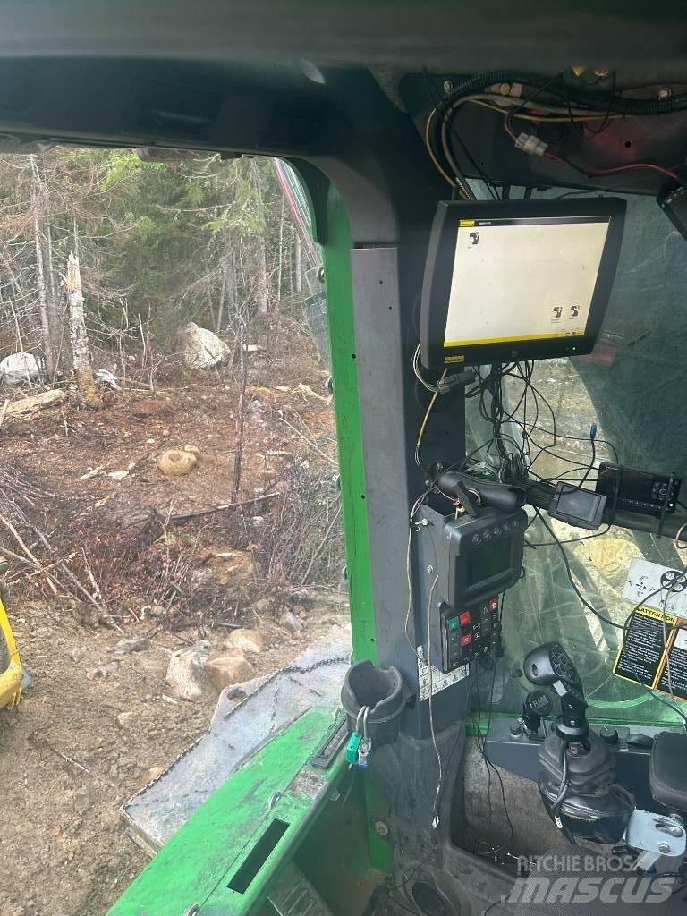 John Deere 903 K Harvesteri