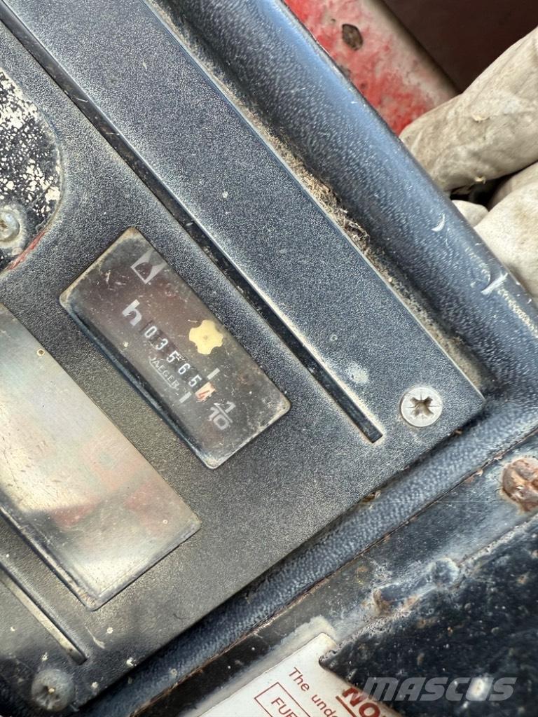 Manitou BT 420 Teleskopiskie manipulatori