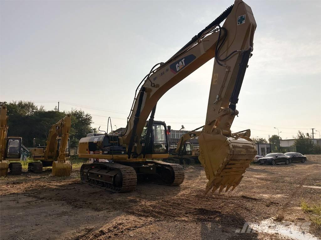 CAT 330 D Kāpurķēžu ekskavatori