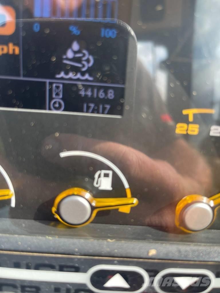 JCB 526-56 Agri Plus Lauksaimniecības pacēlāji