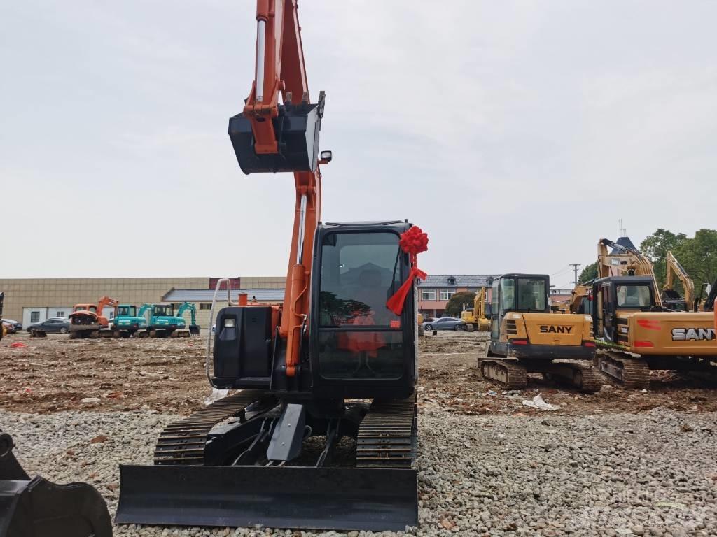 Hitachi ZX 70-5A Kāpurķēžu ekskavatori