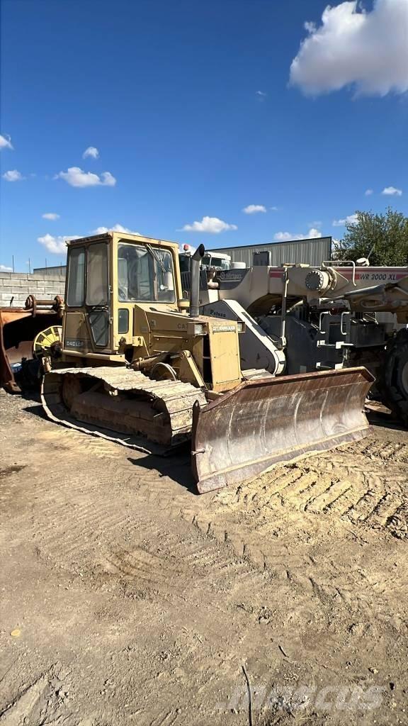CAT D 4 C Kāpurķēžu buldozeri