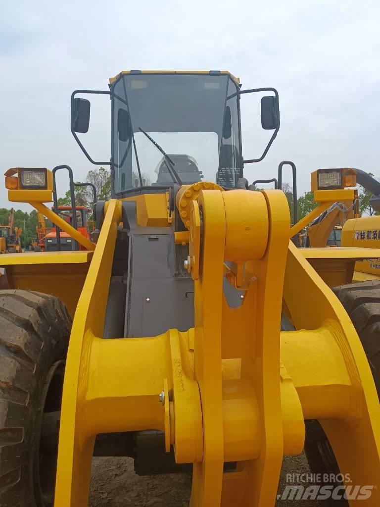 Komatsu WA 380 Iekrāvēji uz riteņiem