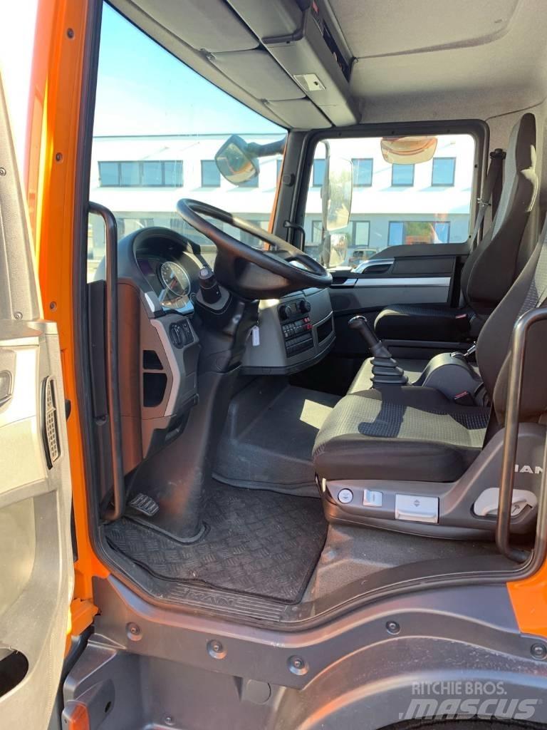 Palfinger P 300 KS Pacēlāji uz automašīnas bāzes