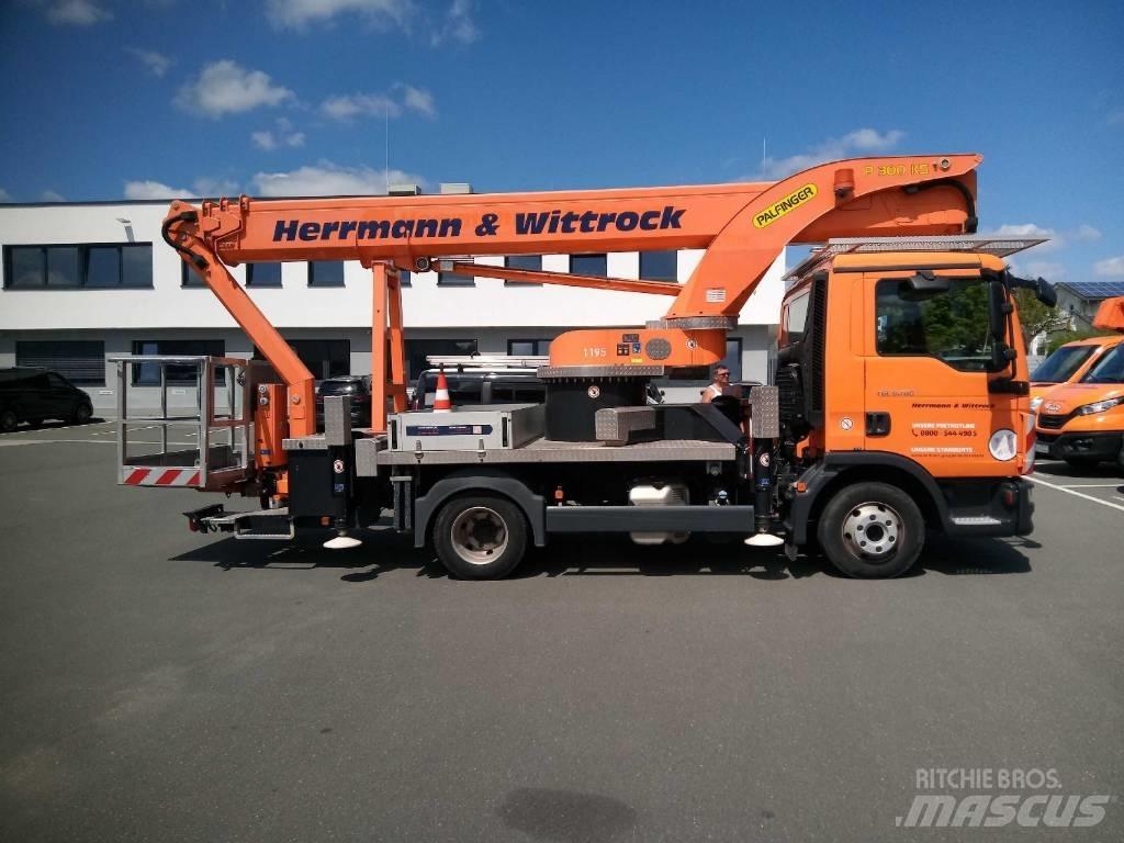 Palfinger P 300 KS Pacēlāji uz automašīnas bāzes