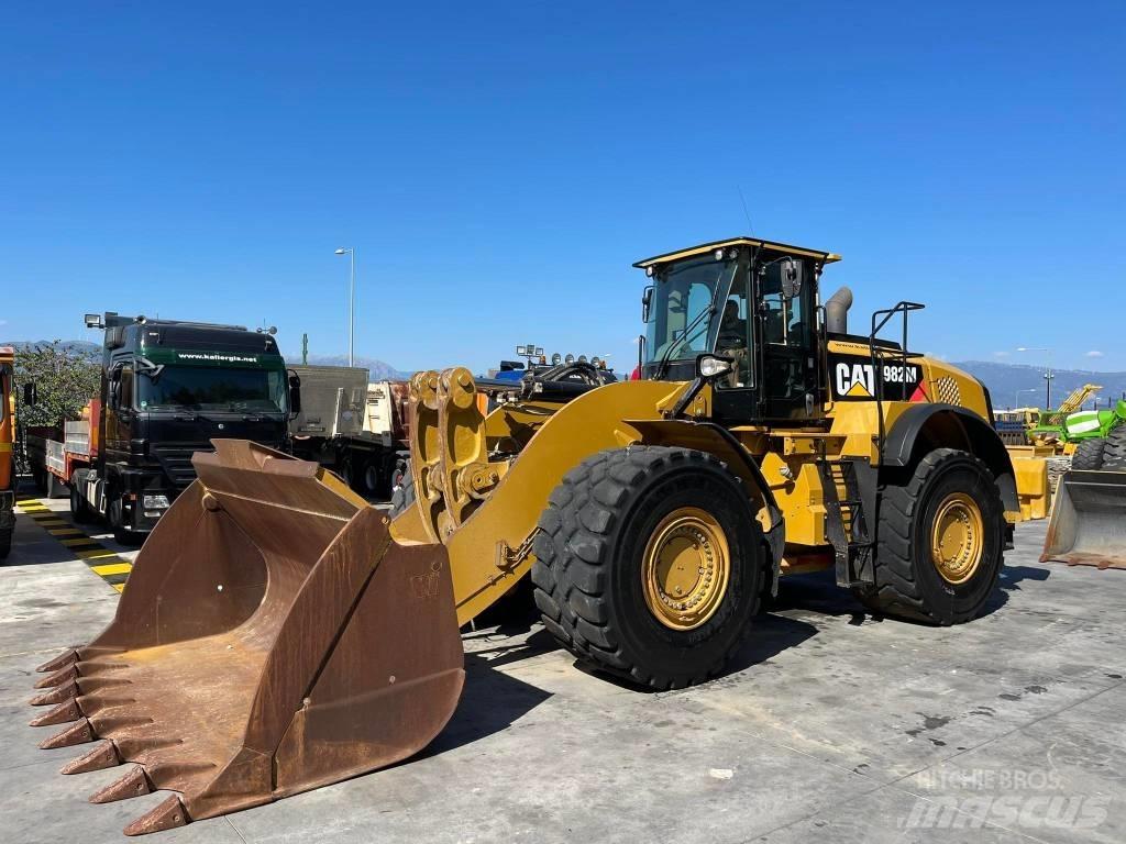 CAT 982 M Iekrāvēji uz riteņiem