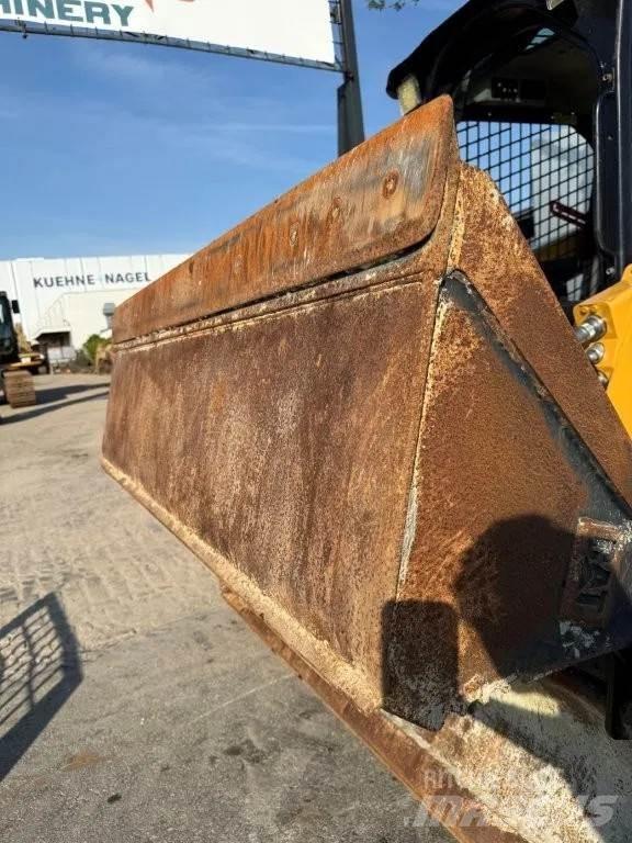 CAT 259D Lietoti riteņu kompaktiekrāvēji