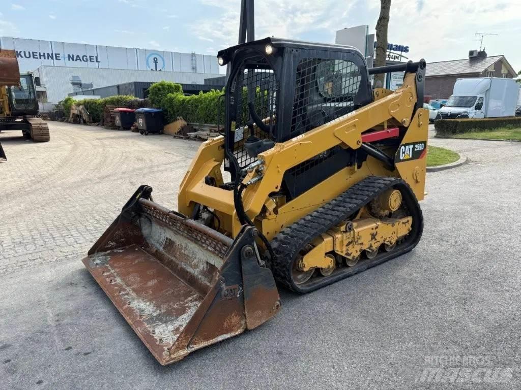 CAT 259D Lietoti riteņu kompaktiekrāvēji