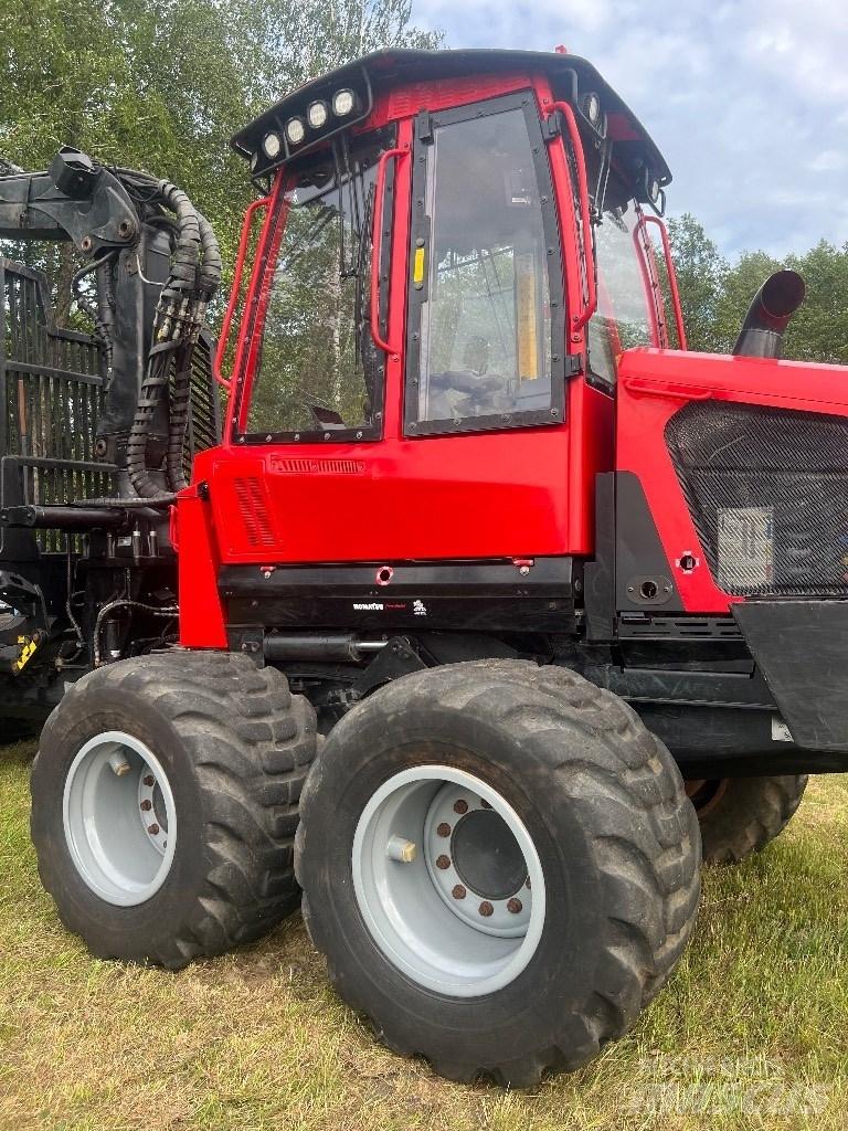 Komatsu 835 Forvarderi