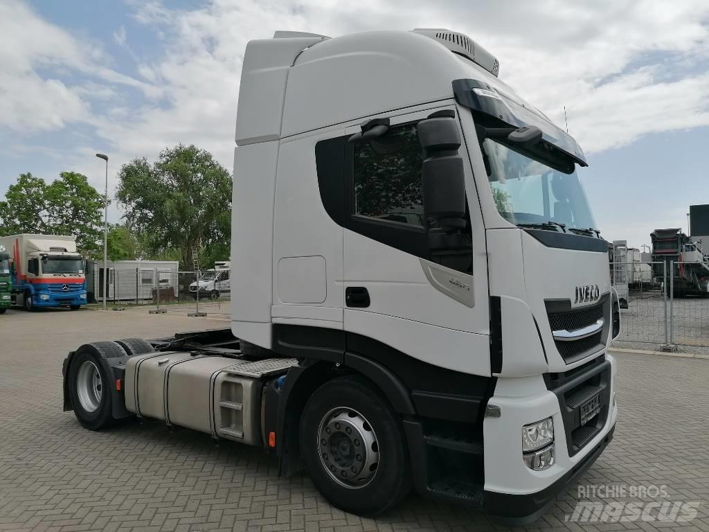 Iveco AS440ST/P Vilcēji