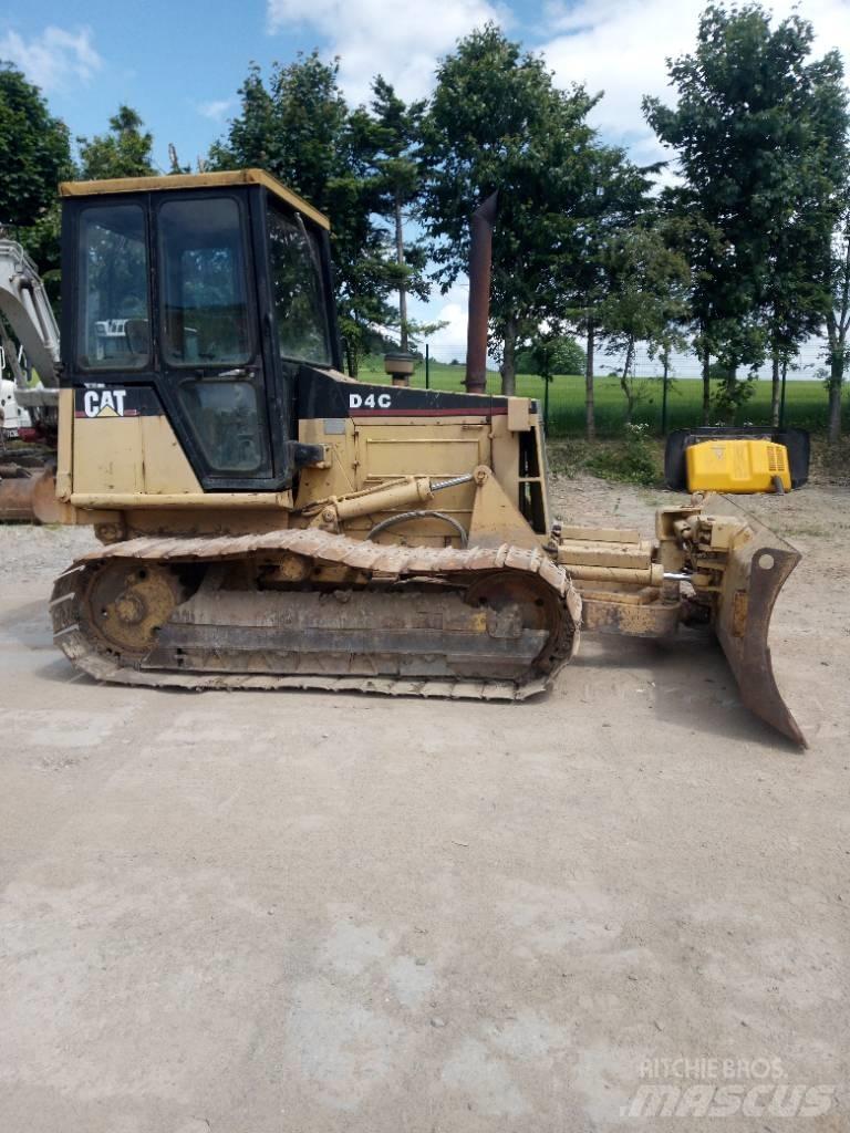 CAT D 4 C Kāpurķēžu buldozeri