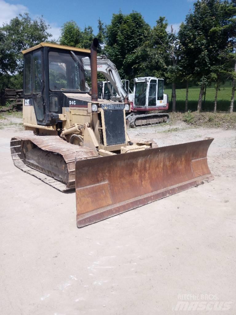 CAT D 4 C Kāpurķēžu buldozeri