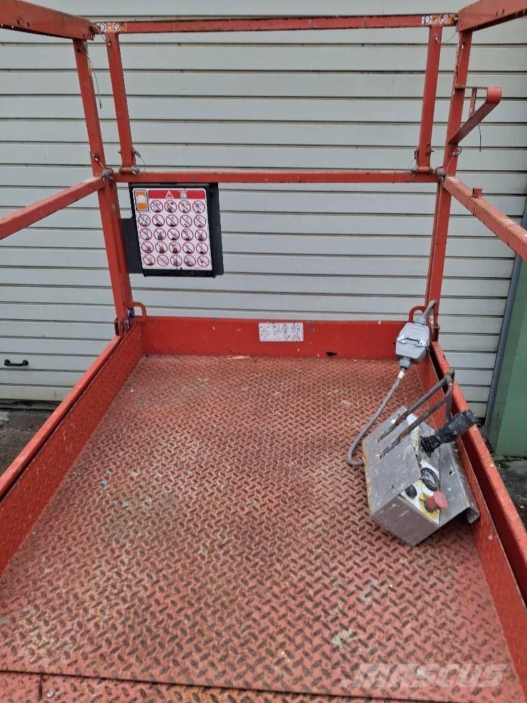 SkyJack SJ III 4632 Šķerveida pacēlāji