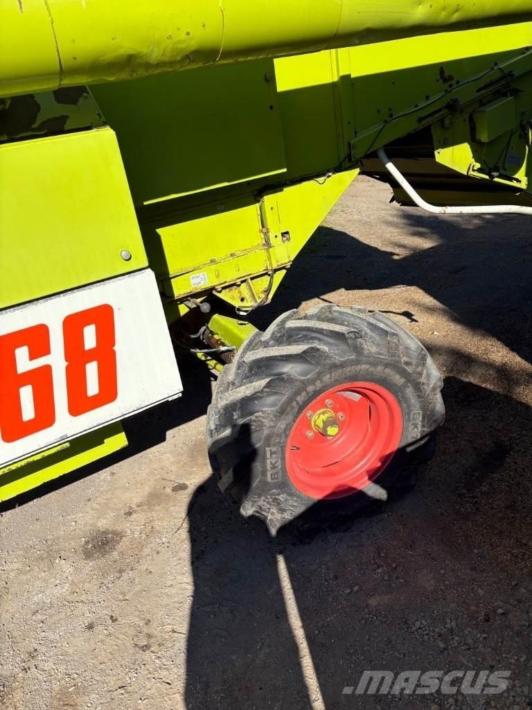 CLAAS Dominator 68 Ražas novākšanas kombaini