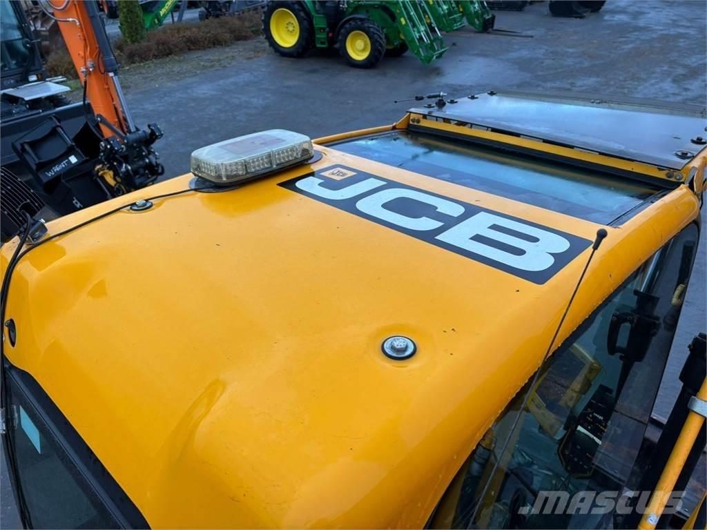 JCB JS145W T4i Ekskavatori uz riteņiem