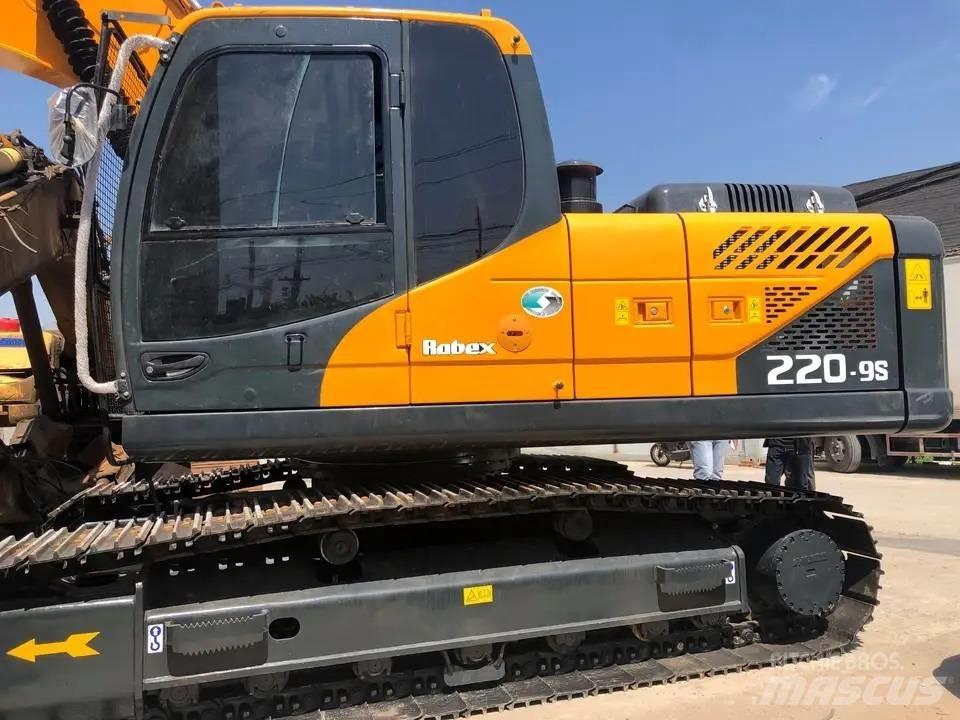 Hyundai R220LC-9S Kāpurķēžu ekskavatori