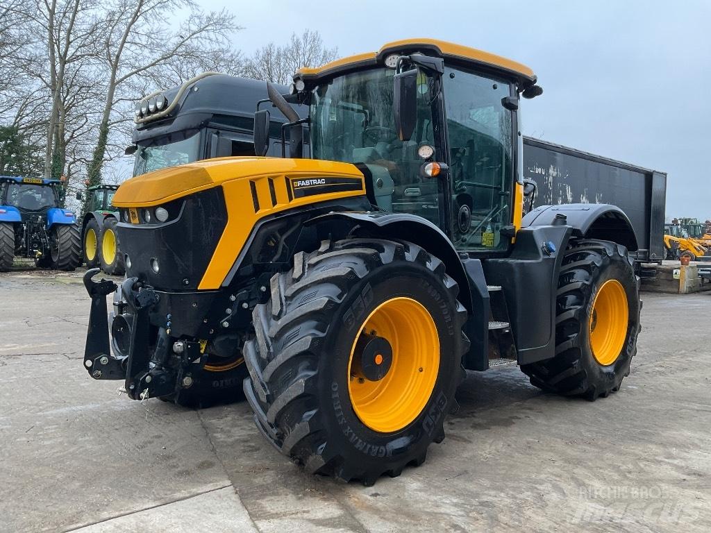 JCB Fastrac 4220 Traktori