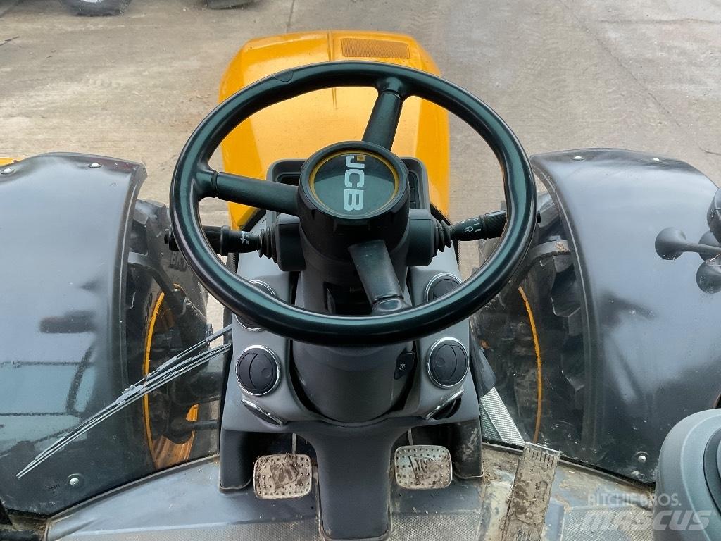 JCB Fastrac 4220 Traktori