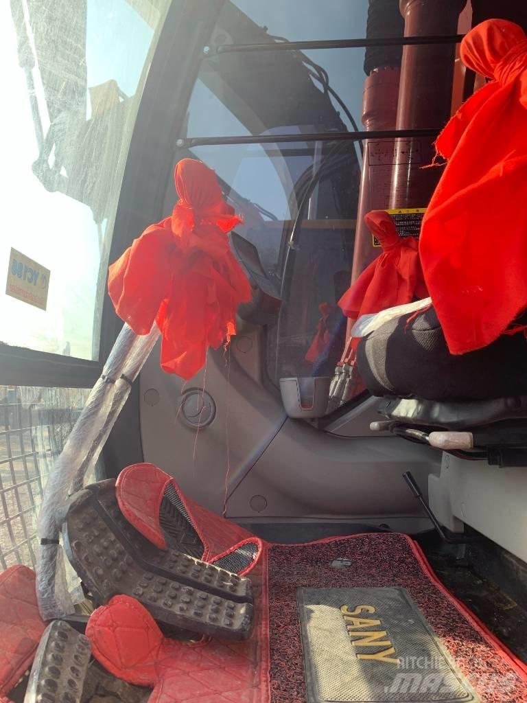 Hitachi ZX 200 Kāpurķēžu ekskavatori