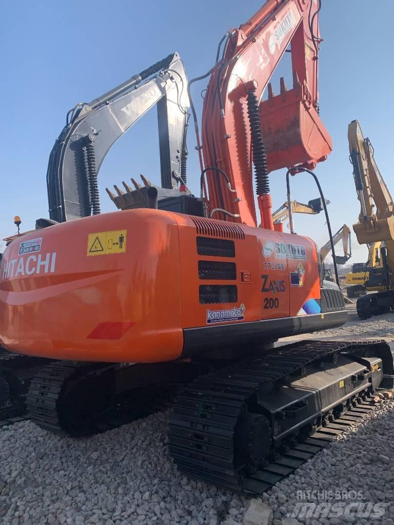 Hitachi ZX 200 Kāpurķēžu ekskavatori