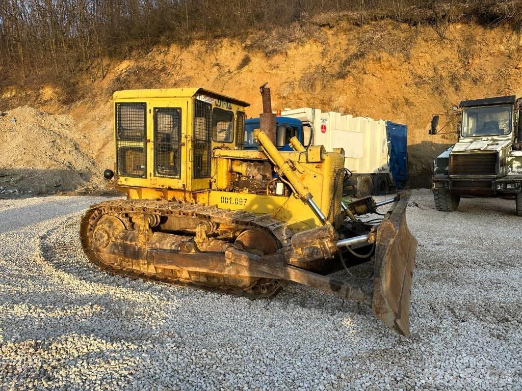 CAT D 6 C Kāpurķēžu buldozeri