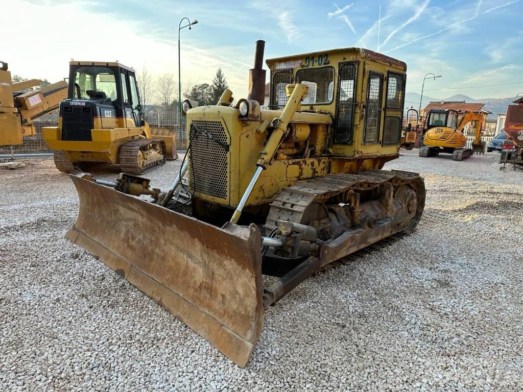 CAT D 6 C Kāpurķēžu buldozeri