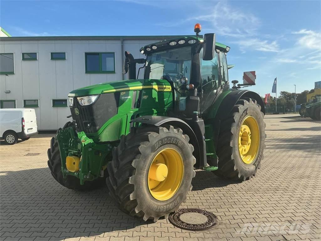 John Deere 6R 250 Traktori