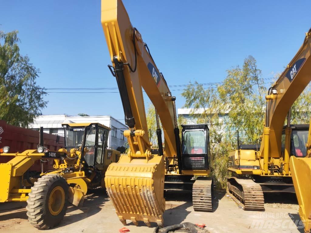 CAT 330 D Kāpurķēžu ekskavatori