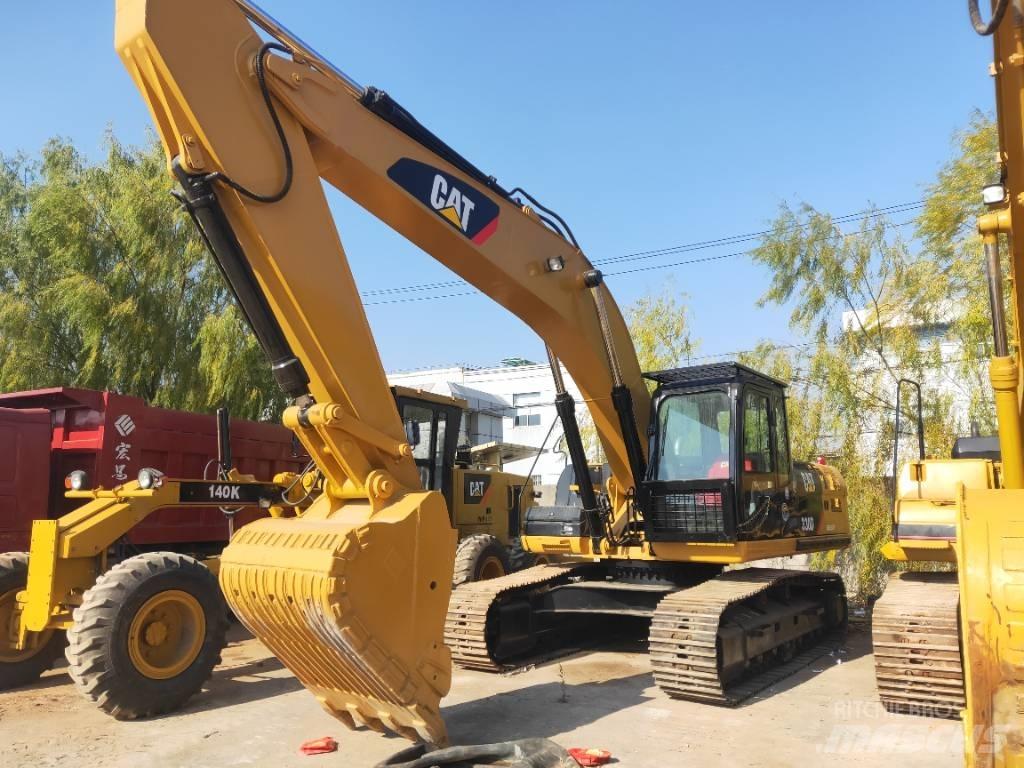 CAT 330 D Kāpurķēžu ekskavatori