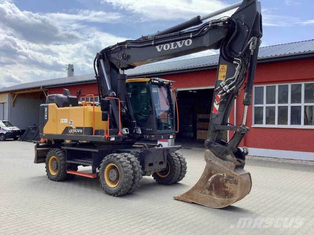 Volvo EW 220 E Ekskavatori uz riteņiem