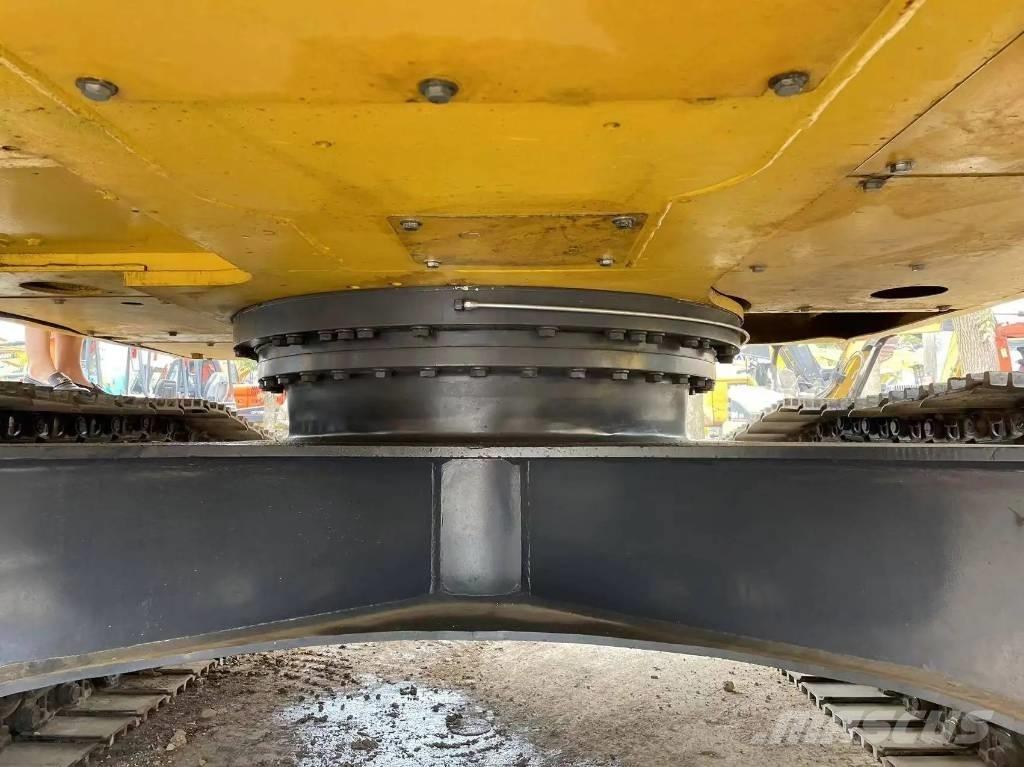 Komatsu PC240-8 Kāpurķēžu ekskavatori