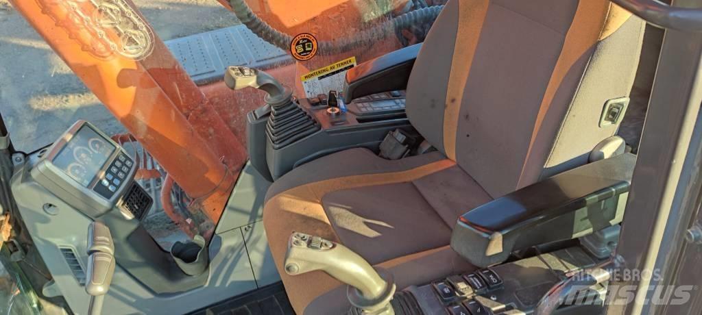 Doosan 225 LC Kāpurķēžu ekskavatori