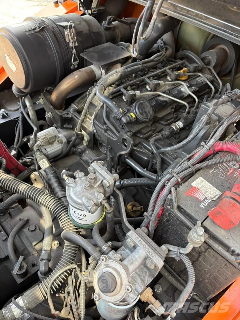Doosan D50SC-7 Tehnika ar dīzeļa dzinēju