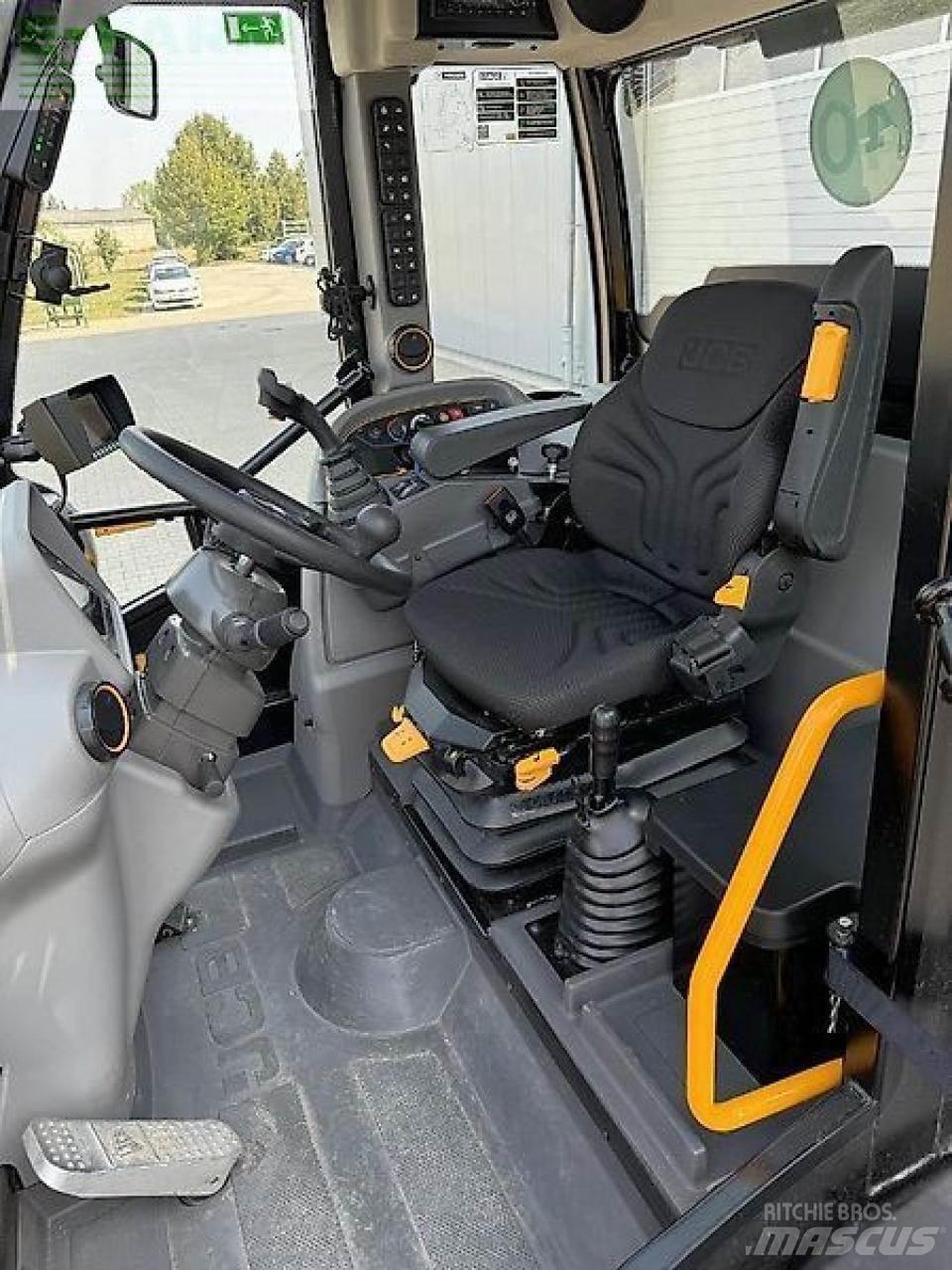 JCB tm 320 agri Iekrāvēji uz riteņiem