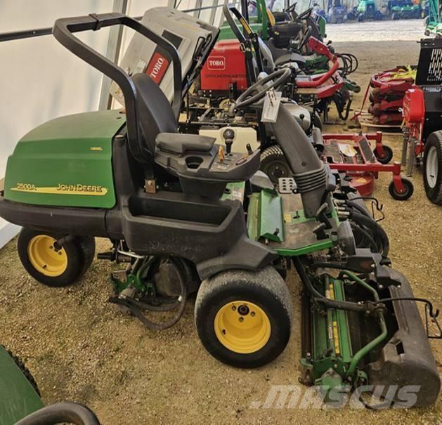 John Deere 2500 A Mauriņa pļaujmašīnas