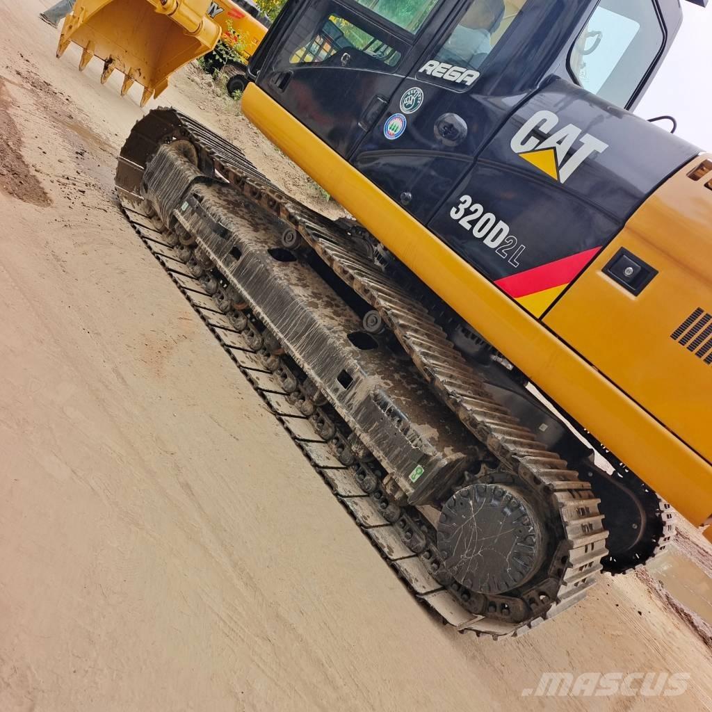 CAT 330 D 2 L Kāpurķēžu ekskavatori