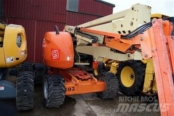 JLG 450 AJ (15 metros) Strēles pacēlāji
