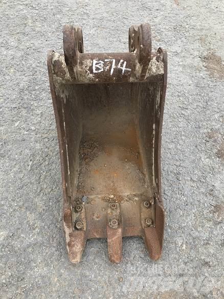  12 BUCKET, 35mm PINS Kausi