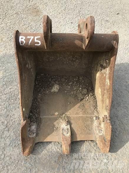  18 BUCKET, 35mm PINS Kausi
