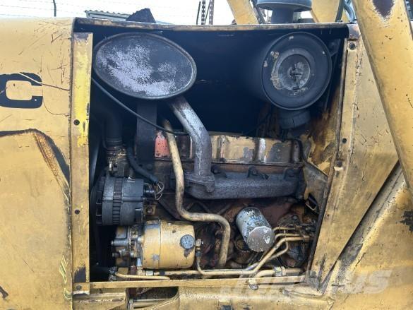 Ford 655C Ekskavatori-iekrāvēji