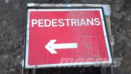  VARIOUS ROAD SIGNS Būvniecība- Citi