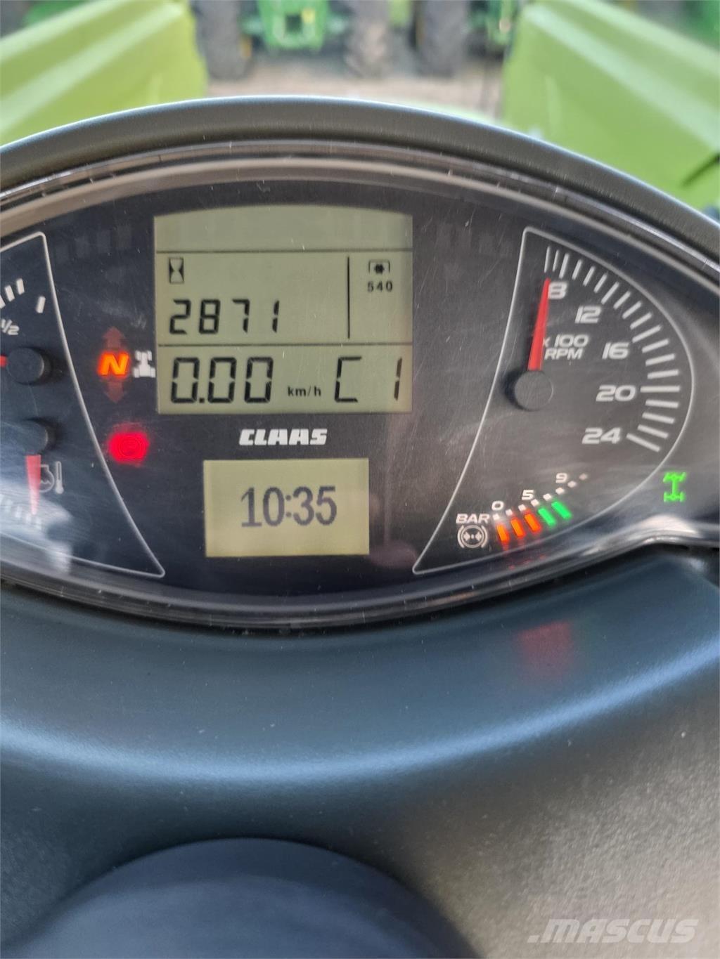 CLAAS Arion 440 Traktori