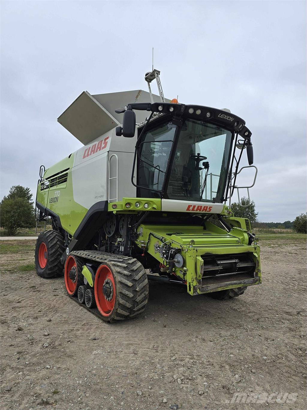 CLAAS Lexion 770TT Ražas novākšanas kombaini