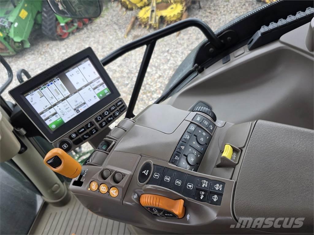John Deere 6215R Traktori