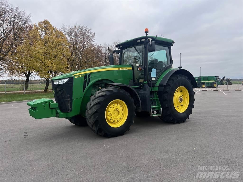 John Deere 8370R Traktori