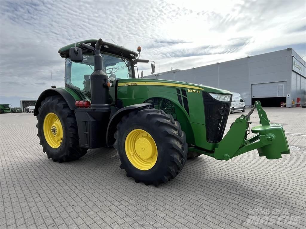 John Deere 8370R Traktori