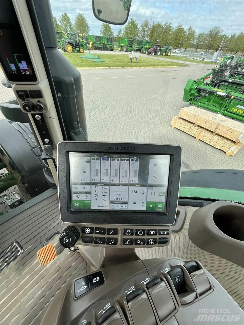 John Deere 8370R Traktori
