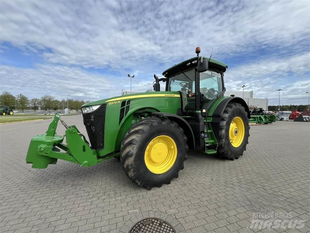 John Deere 8370R Traktori